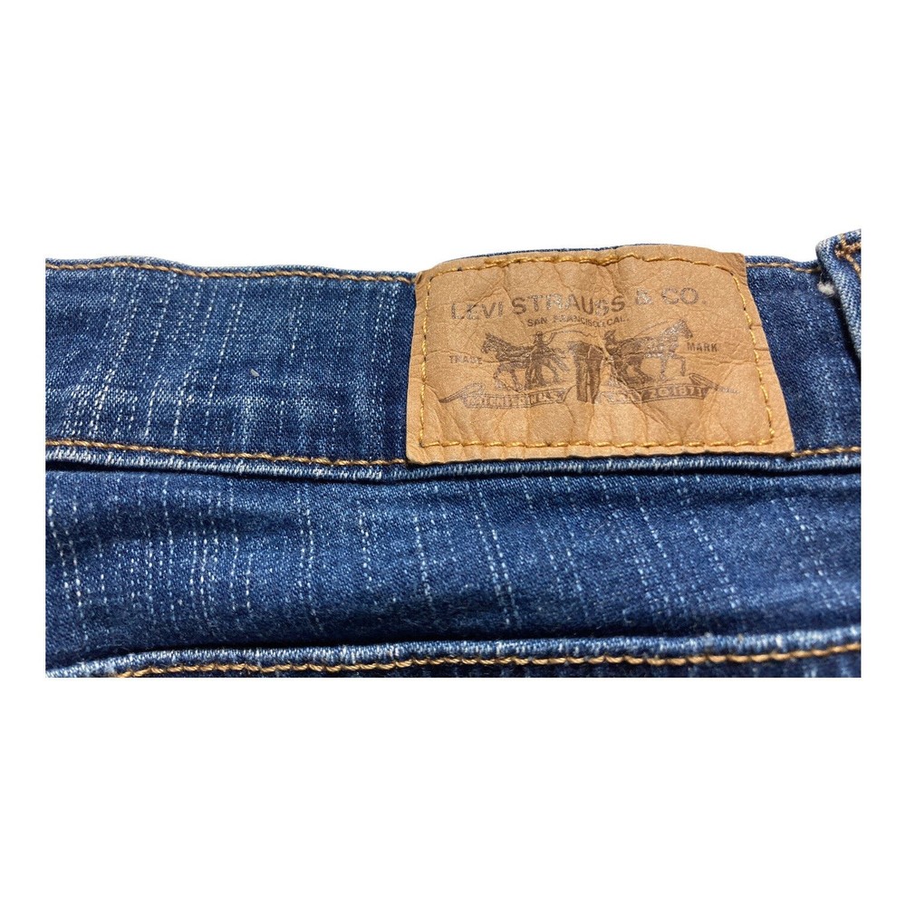 Levi's 548 Perfectly Slimming Shorts Denim Stretch Women's 6 Distressed EUC - Picture 5 of 7